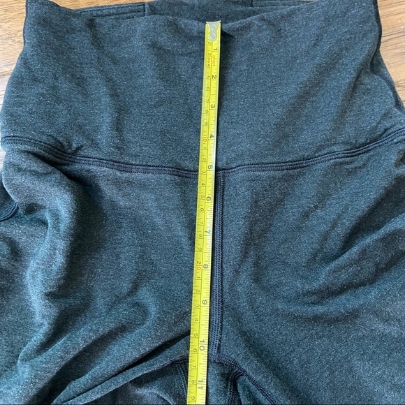 Lululemon Wunder Under Pant (Hi-Rise)
Heathered Black size 4 - Picture 9 of 11